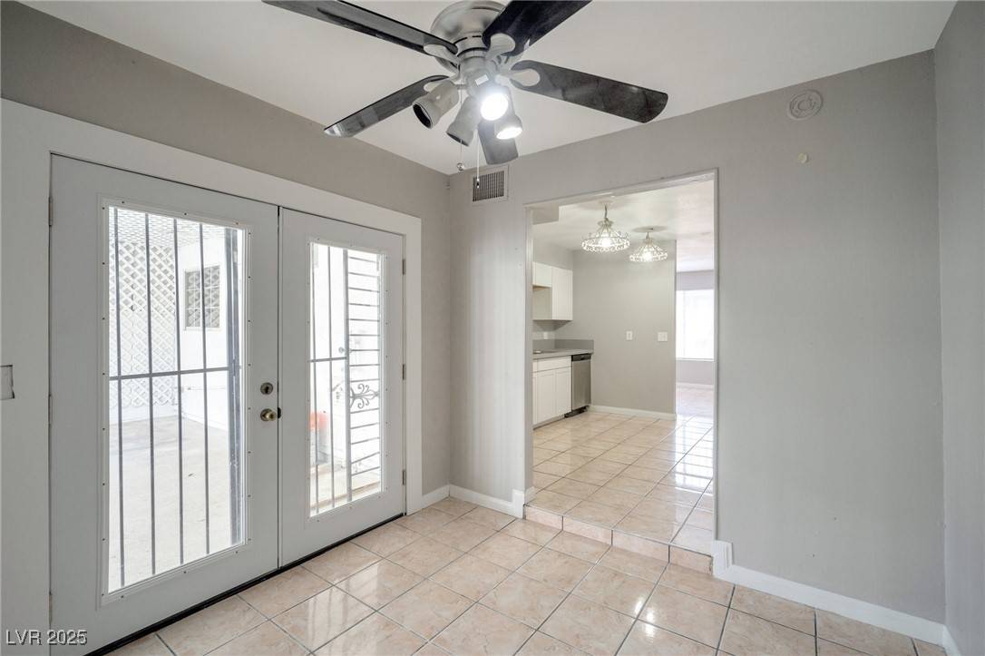 Las Vegas, NV 89119,3966 Torsby PL