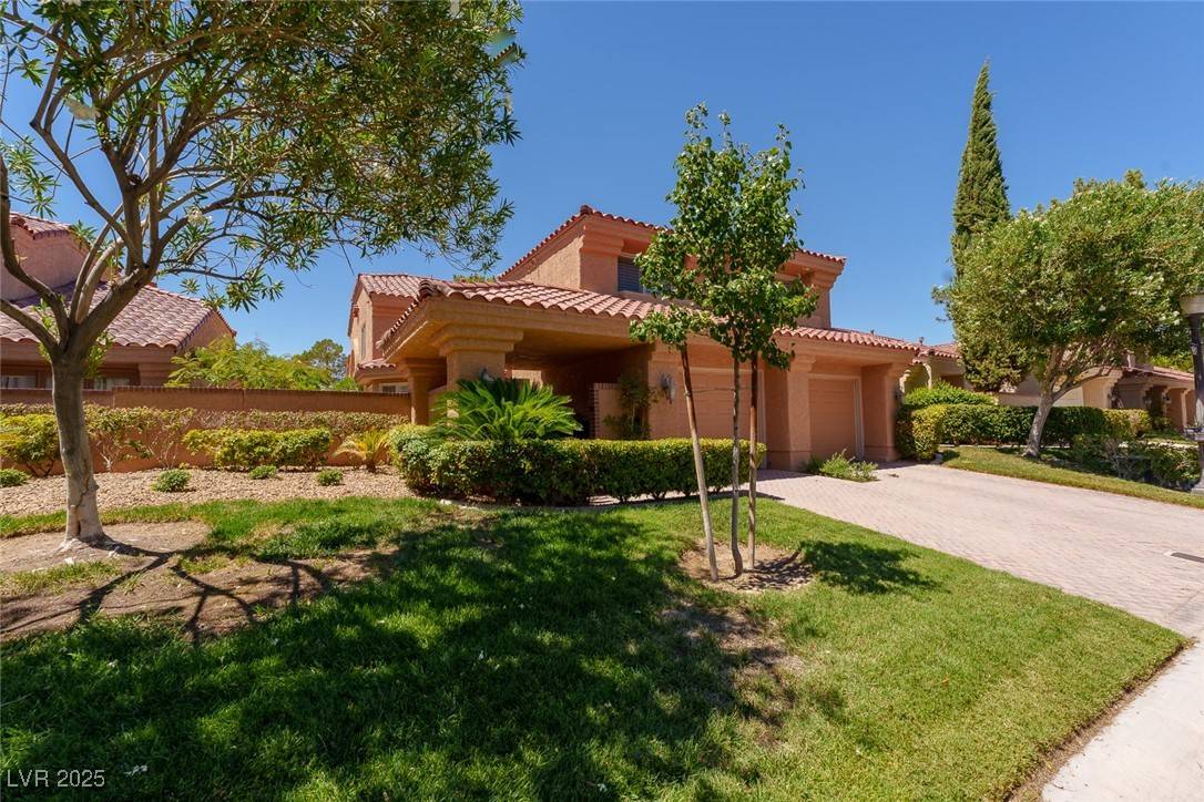 Las Vegas, NV 89113,5101 Breakers LN