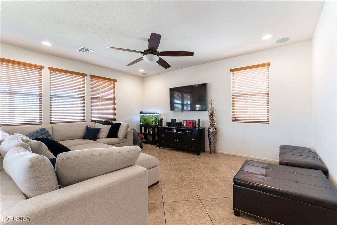 Las Vegas, NV 89141,10355 Sipple ST
