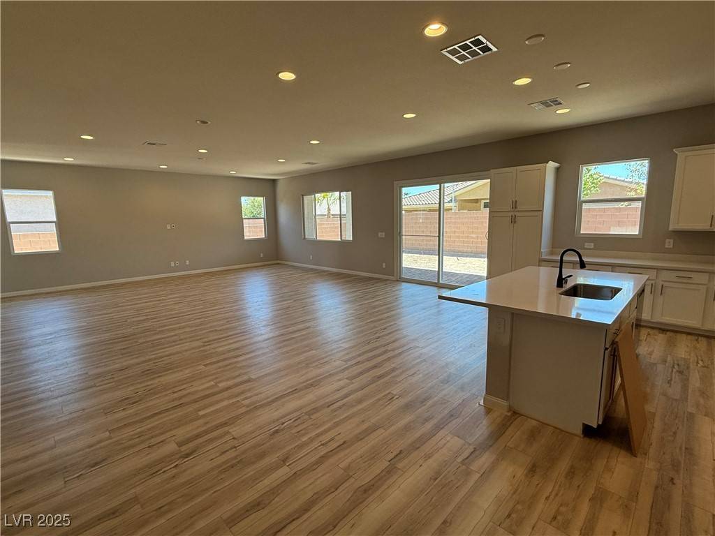 Las Vegas, NV 89123,567 Jerry Bird CT