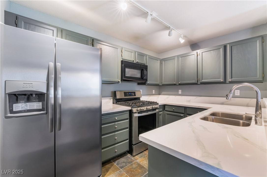 Las Vegas, NV 89145,8452 Boseck DR #285