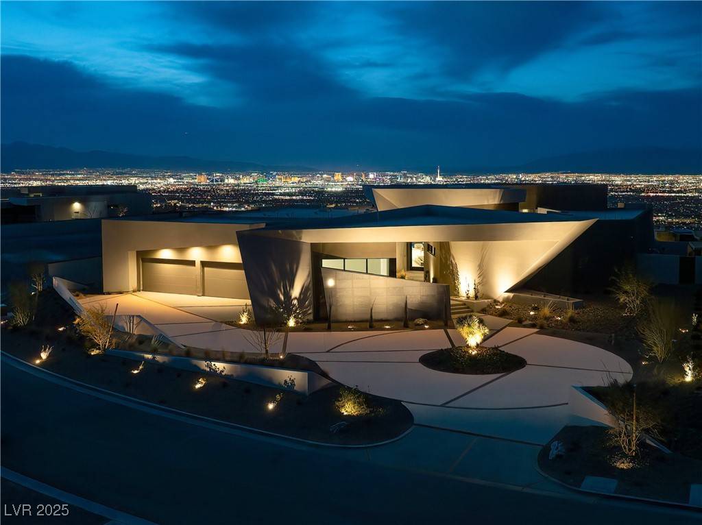 Henderson, NV 89012,8 Chisel Crest CT