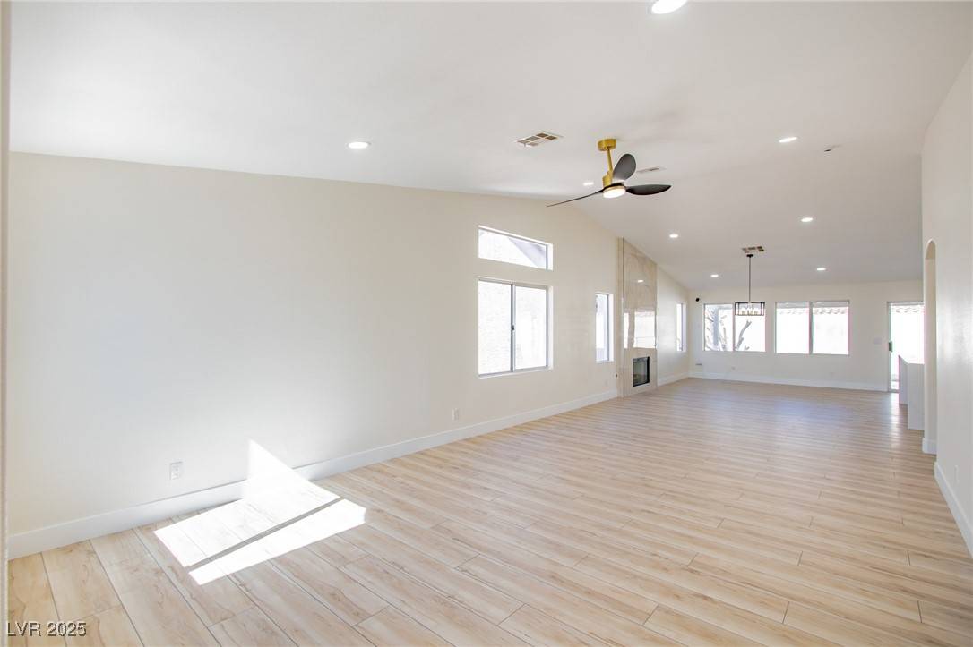 Henderson, NV 89015,1006 Blue Lantern DR