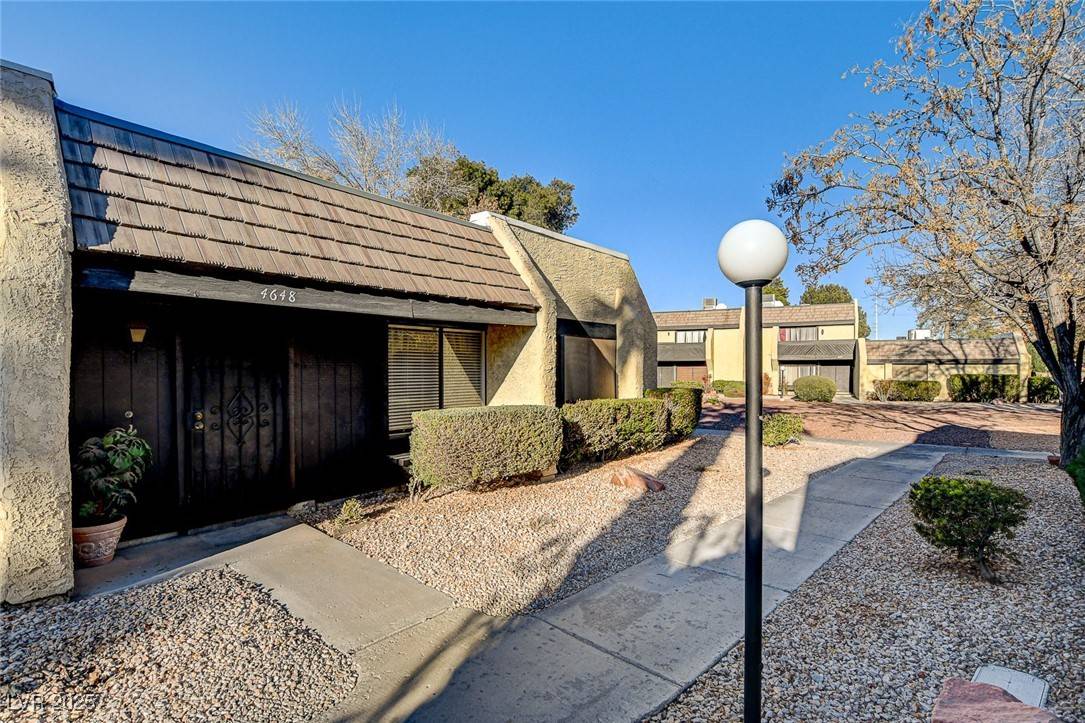 Las Vegas, NV 89121,4648 Comnor Hill LN