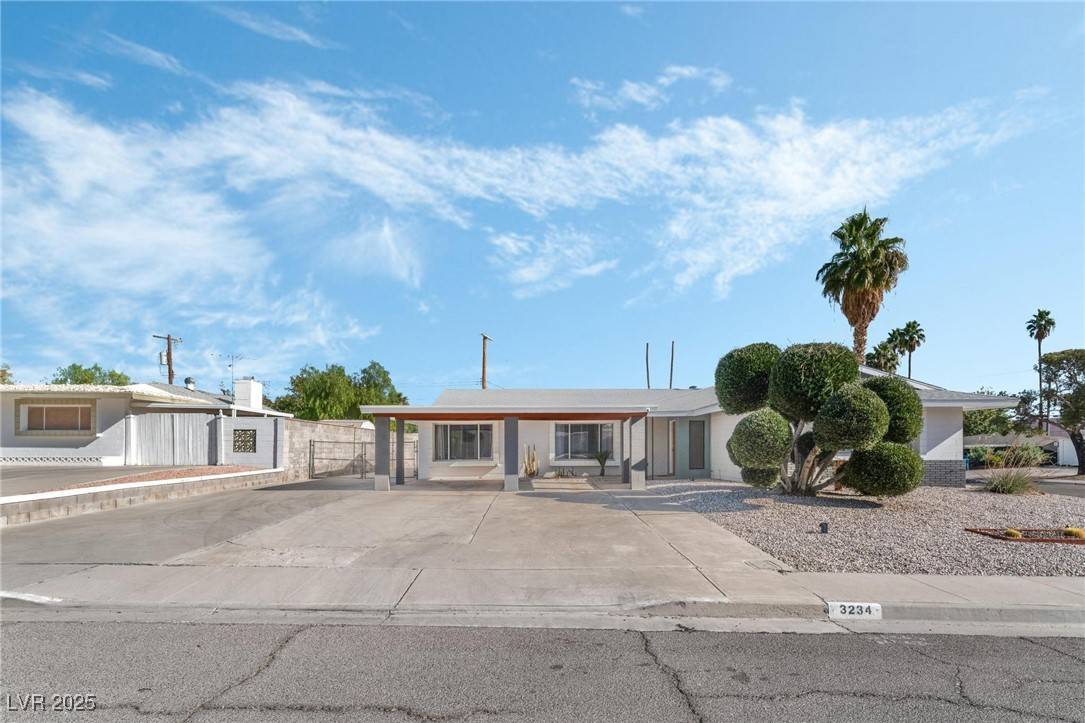 Las Vegas, NV 89169,3234 Camel Back DR