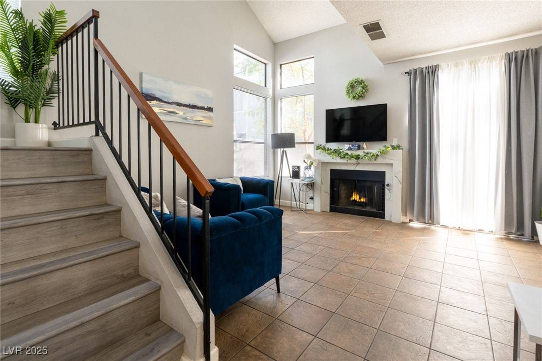 Las Vegas, NV 89146,4923 Strauss DR