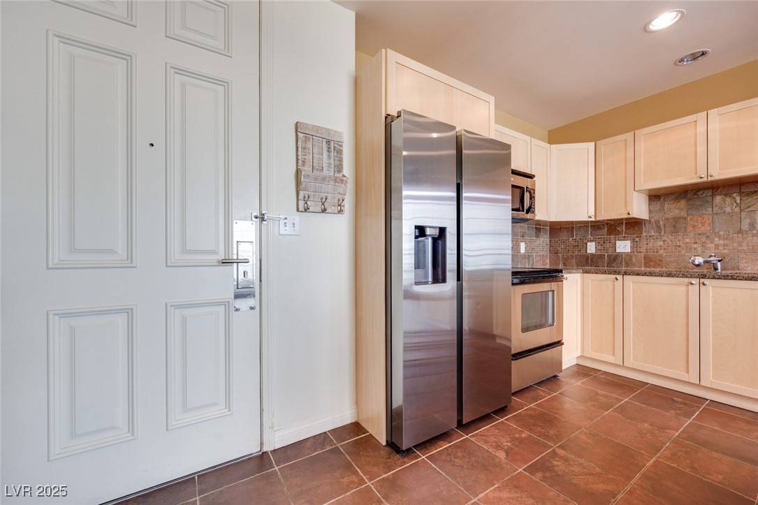 Las Vegas, NV 89123,2455 W Serene AVE #603