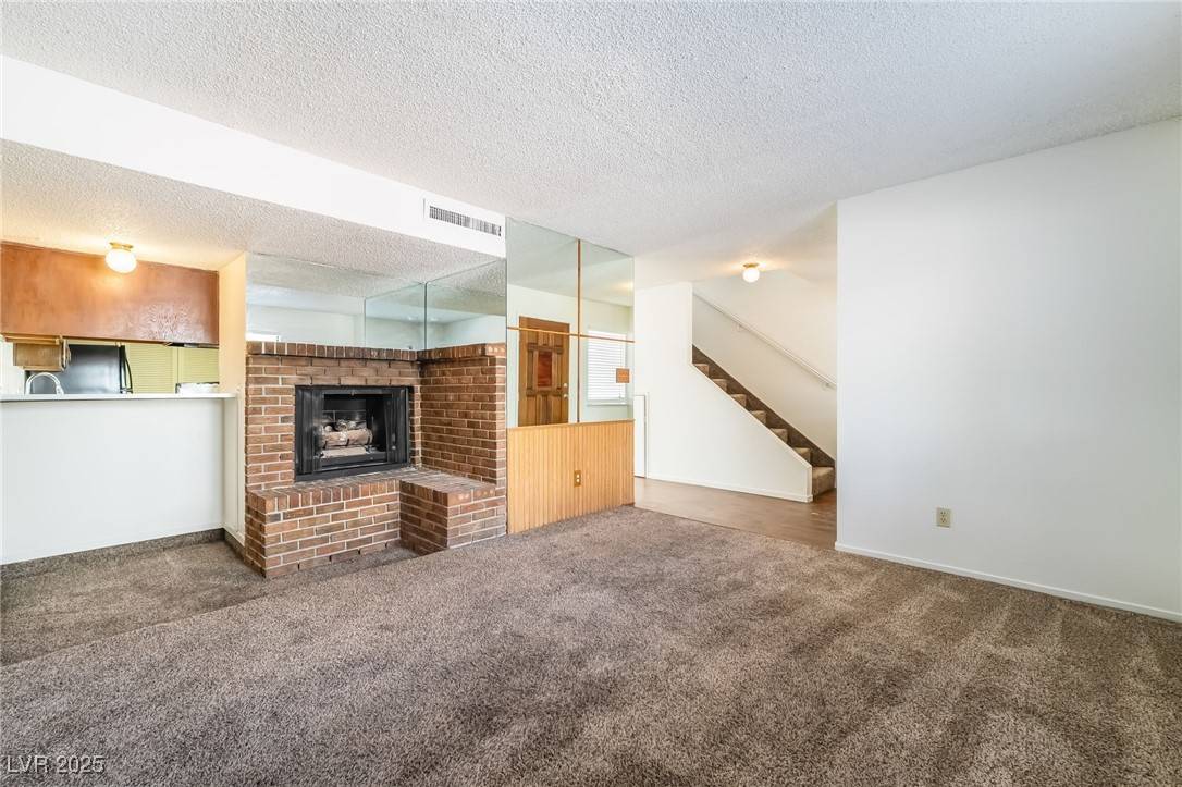 Las Vegas, NV 89121,2667 Aracatuba AVE