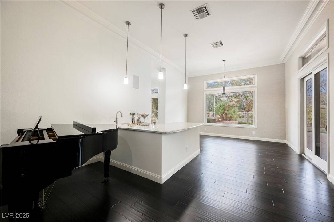Henderson, NV 89052,11 Belfair CT