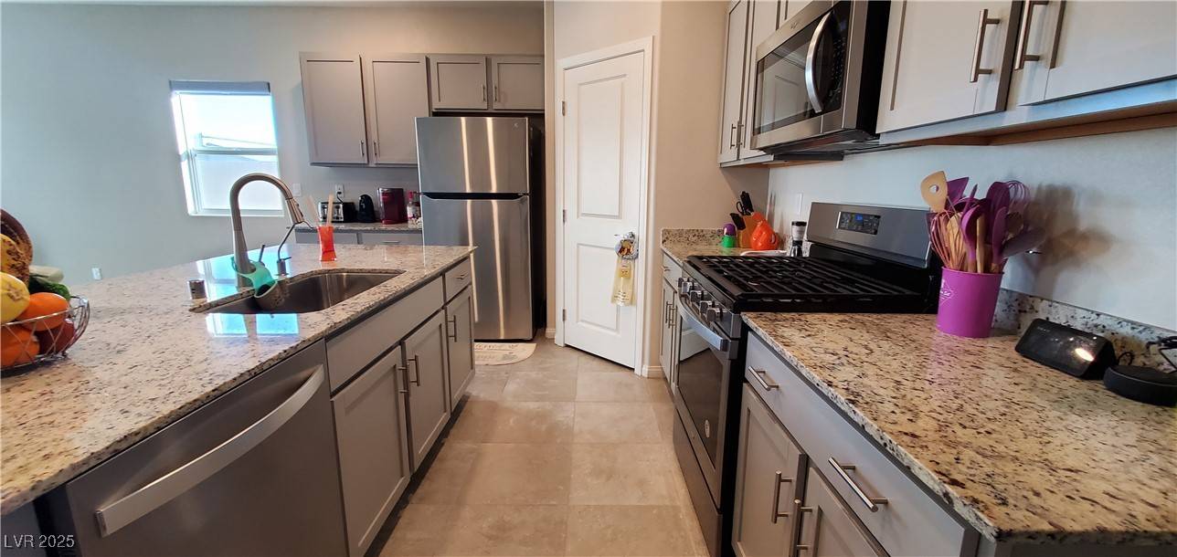 North Las Vegas, NV 89084,7910 Shimmery ST
