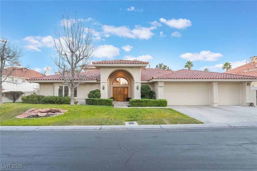 Las Vegas, NV 89117,8701 Robinson Ridge DR
