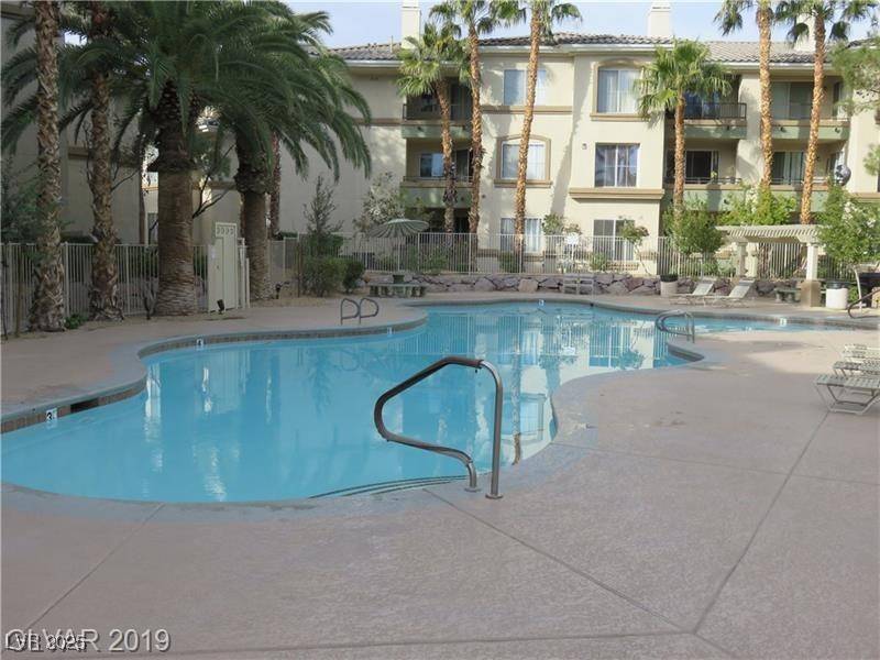Las Vegas, NV 89113,7123 S Durango DR #206