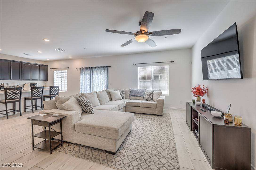 Las Vegas, NV 89131,7232 N Decatur BLVD #4