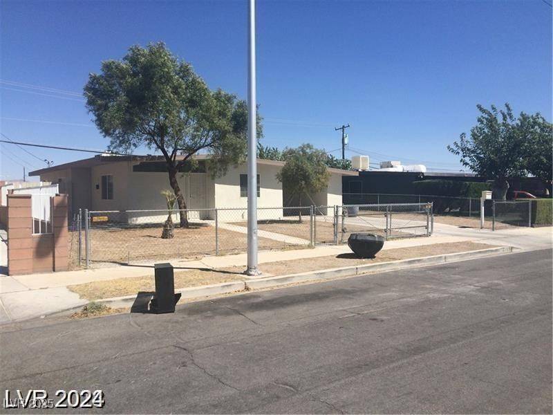 Las Vegas, NV 89104,2705 Howard DR