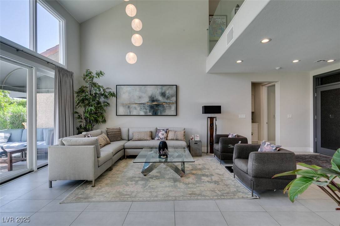 Las Vegas, NV 89113,7999 Pinnacle Peak AVE