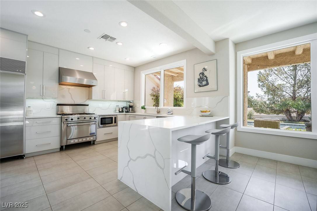 Las Vegas, NV 89113,7999 Pinnacle Peak AVE