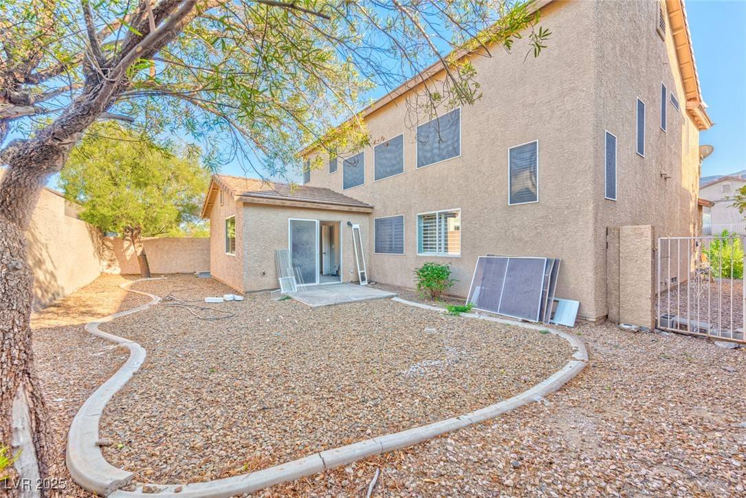 Henderson, NV 89012,647 Pacific Cascades DR