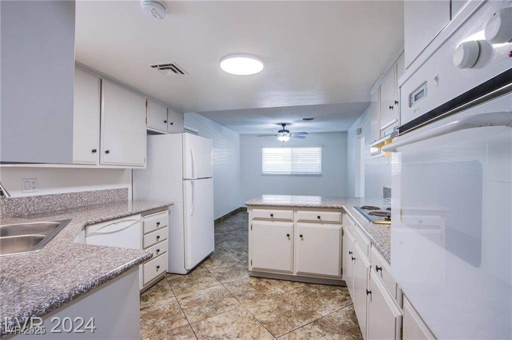 Las Vegas, NV 89106,26 Jade Circle CIR