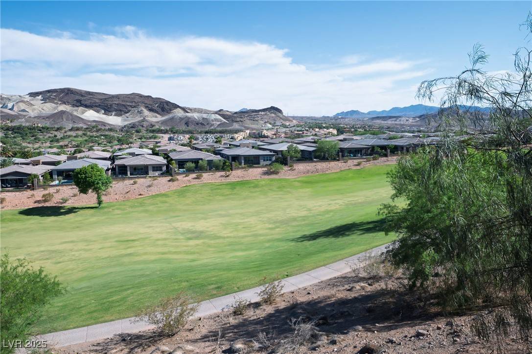 Henderson, NV 89011,21 Via Visione #201