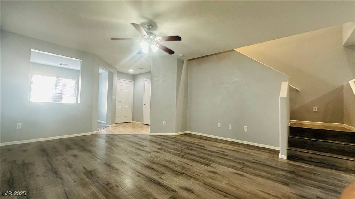 Las Vegas, NV 89139,7985 Flower Seeds ST