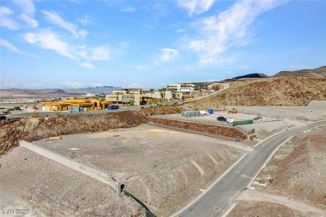 Henderson, NV 89012,6 Horseshoe Rock CT