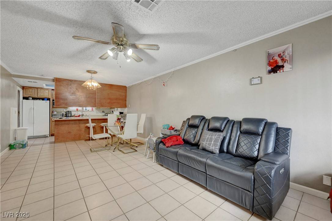 Las Vegas, NV 89102,3230 Cameron ST #A