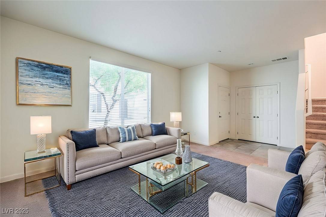 Las Vegas, NV 89115,4542 Townwall ST