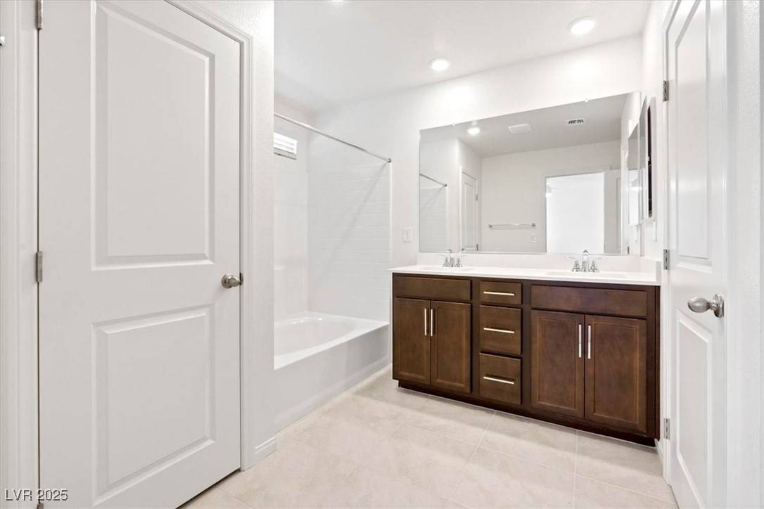 Las Vegas, NV 89148,9102 Vesey AVE