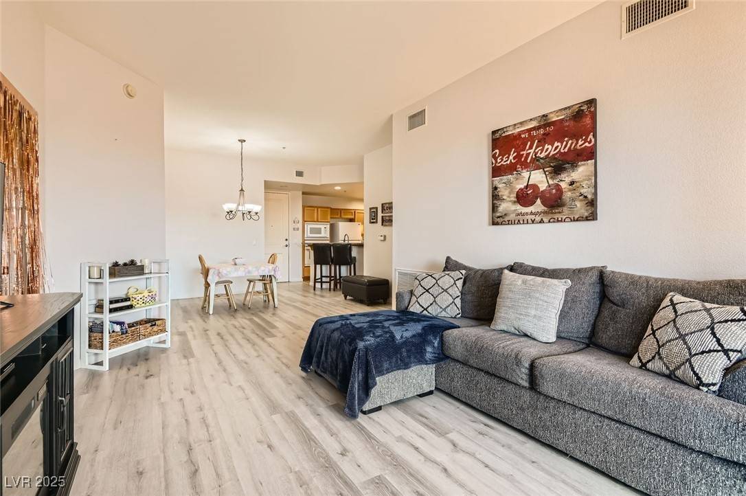 Las Vegas, NV 89123,19 E Agate AVE #406