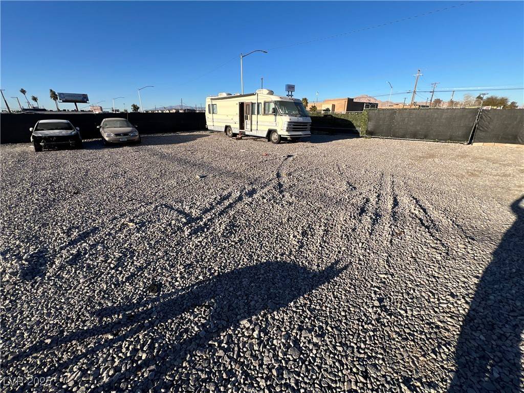 Las Vegas, NV 89122,5972 Boulder Highway