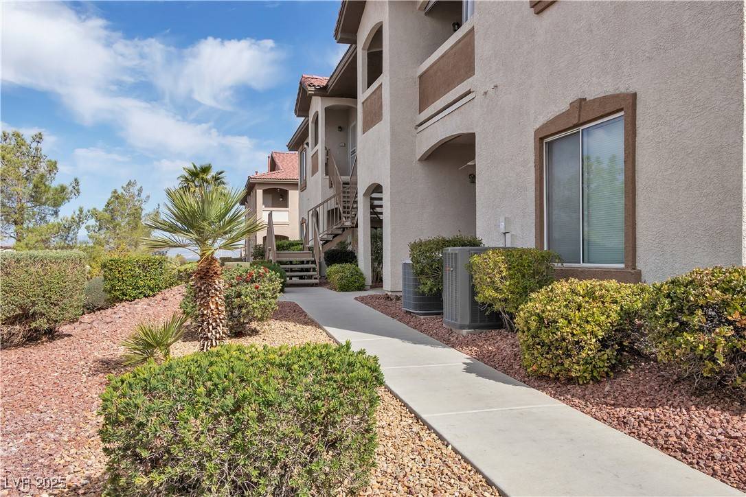 Henderson, NV 89052,2305 W Horizon Ridge Pkwy #322