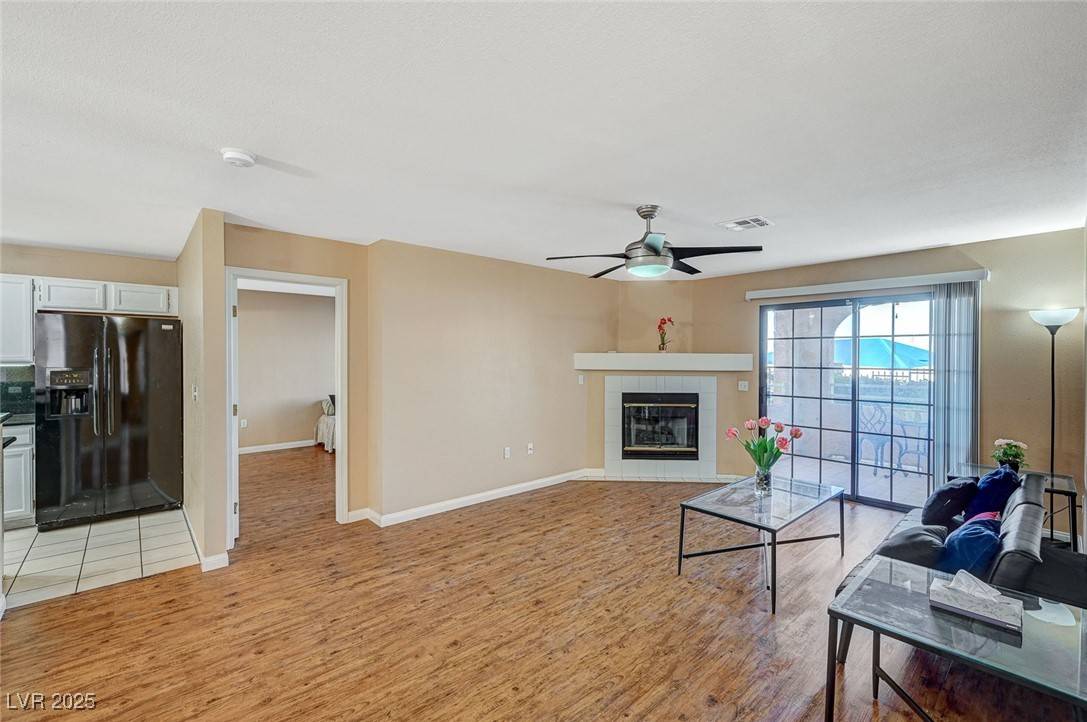 Las Vegas, NV 89145,8452 Boseck DR #110