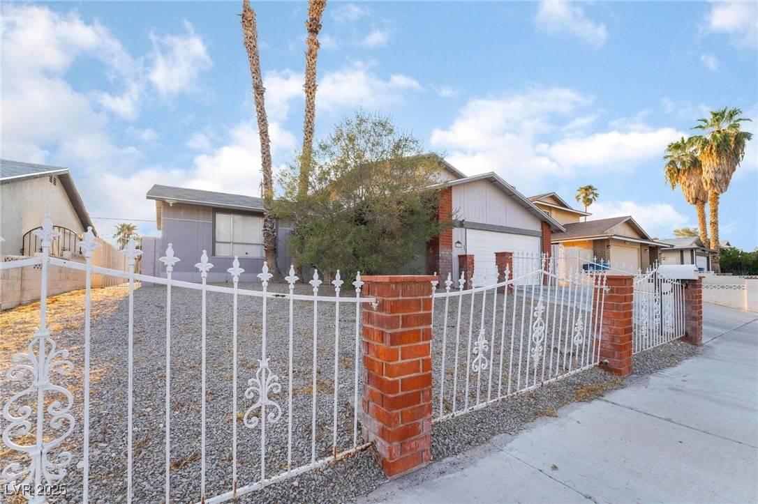 Las Vegas, NV 89107,608 Cragin Park DR