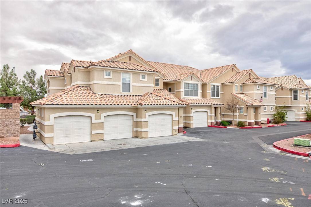 North Las Vegas, NV 89031,5855 Valley DR #2018