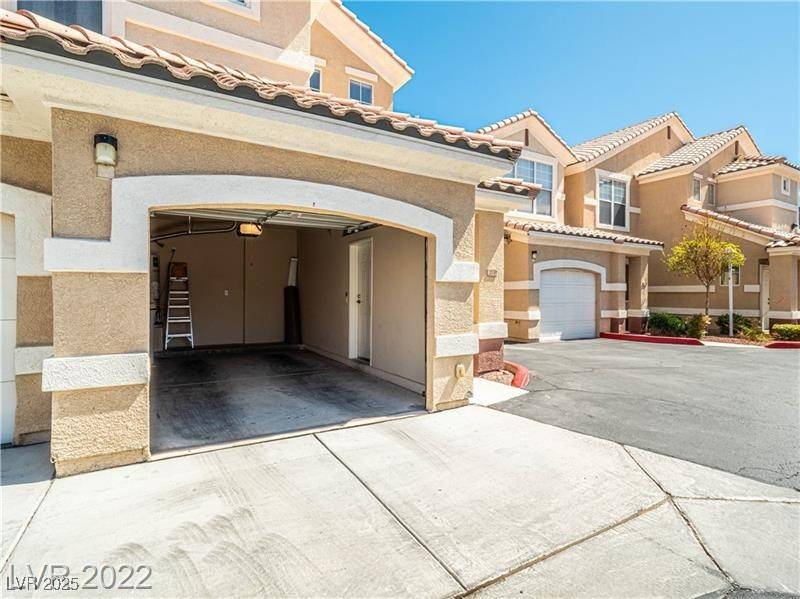 North Las Vegas, NV 89031,5855 Valley DR #2018