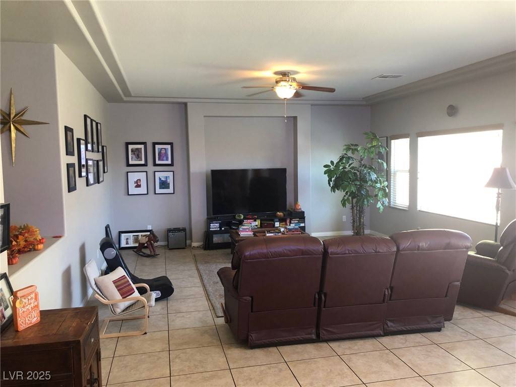 Las Vegas, NV 89139,8494 Langhorne Creek ST