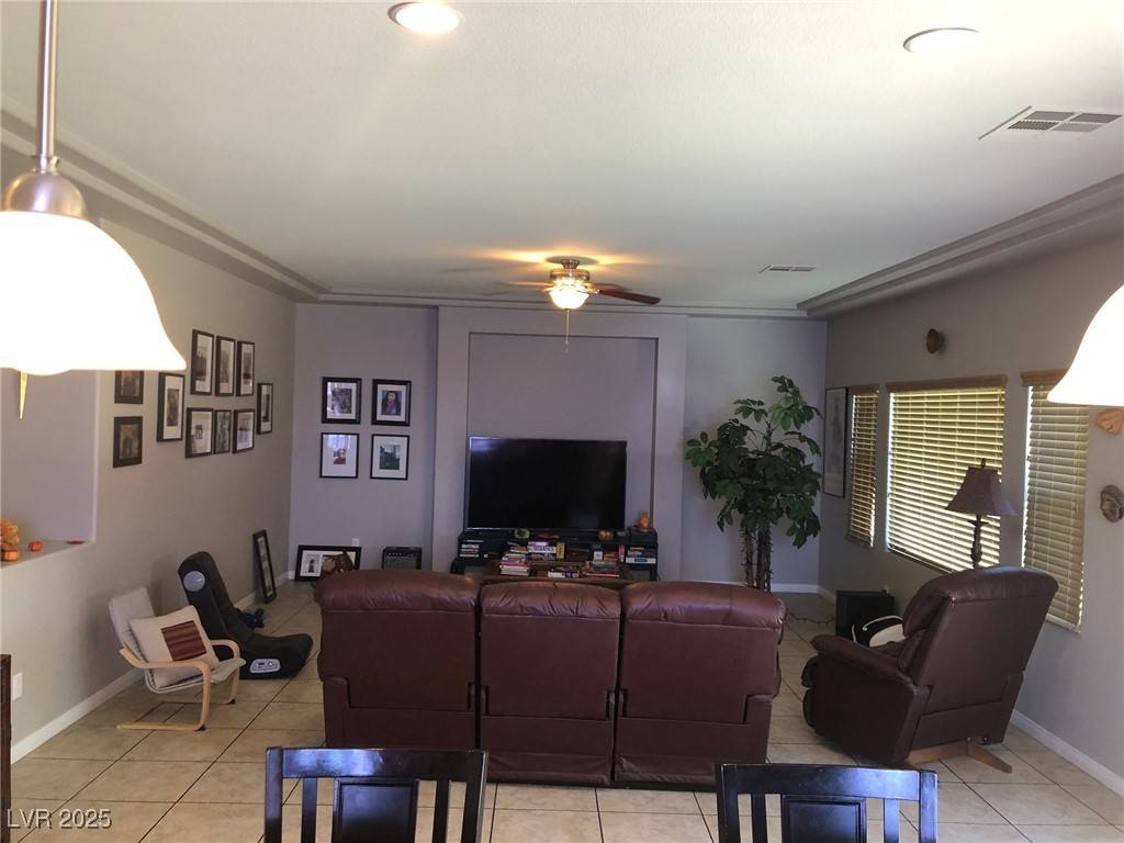 Las Vegas, NV 89139,8494 Langhorne Creek ST