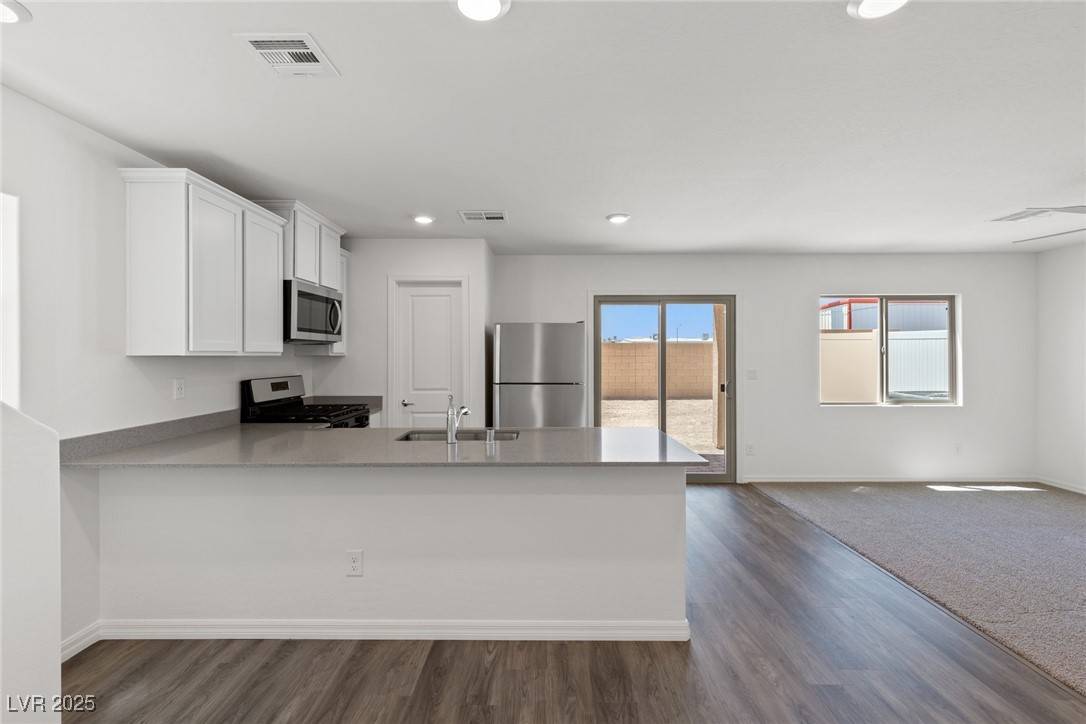 Las Vegas, NV 89122,6228 Blood Lily AVE