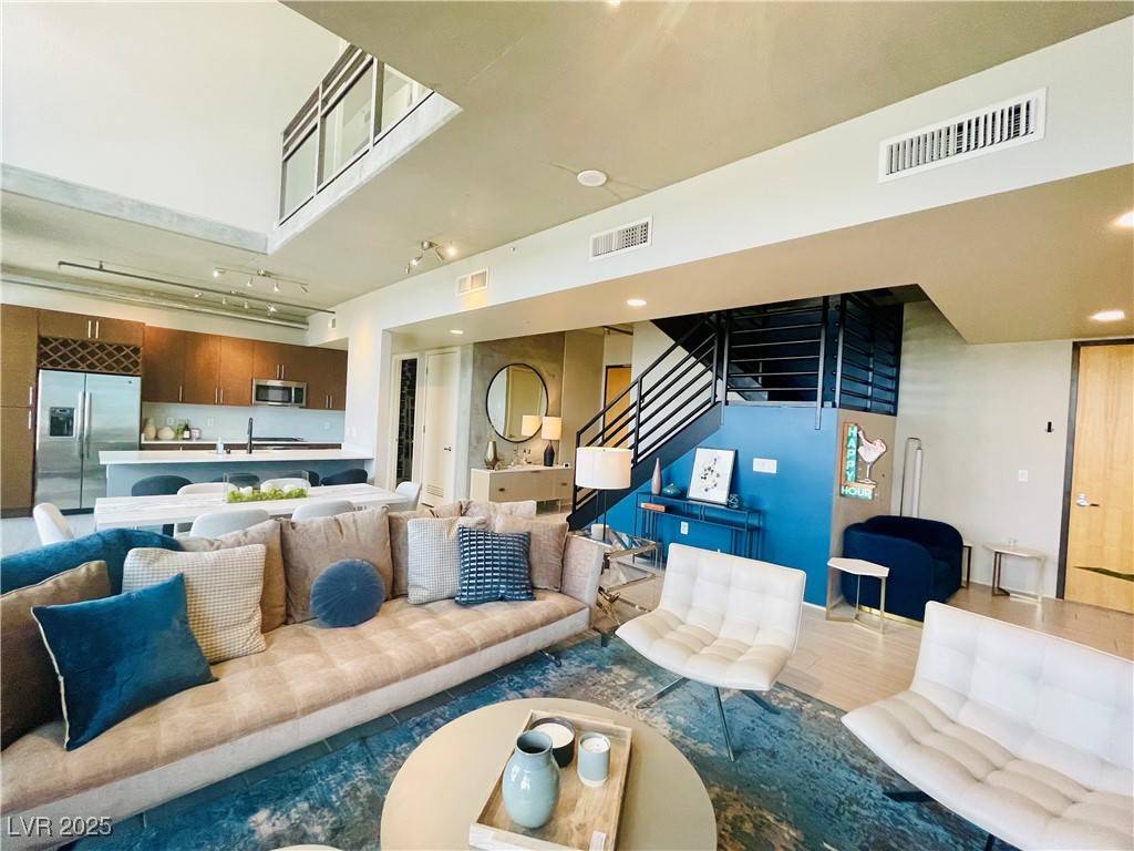 Las Vegas, NV 89101,353 E Bonneville AVE #1406