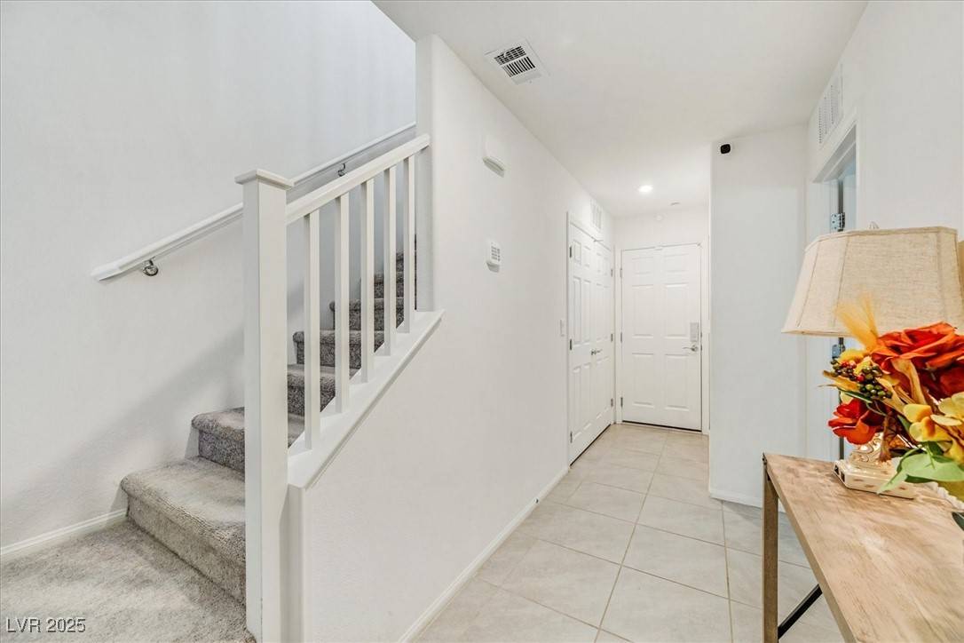Henderson, NV 89015,668 Vetiver LN