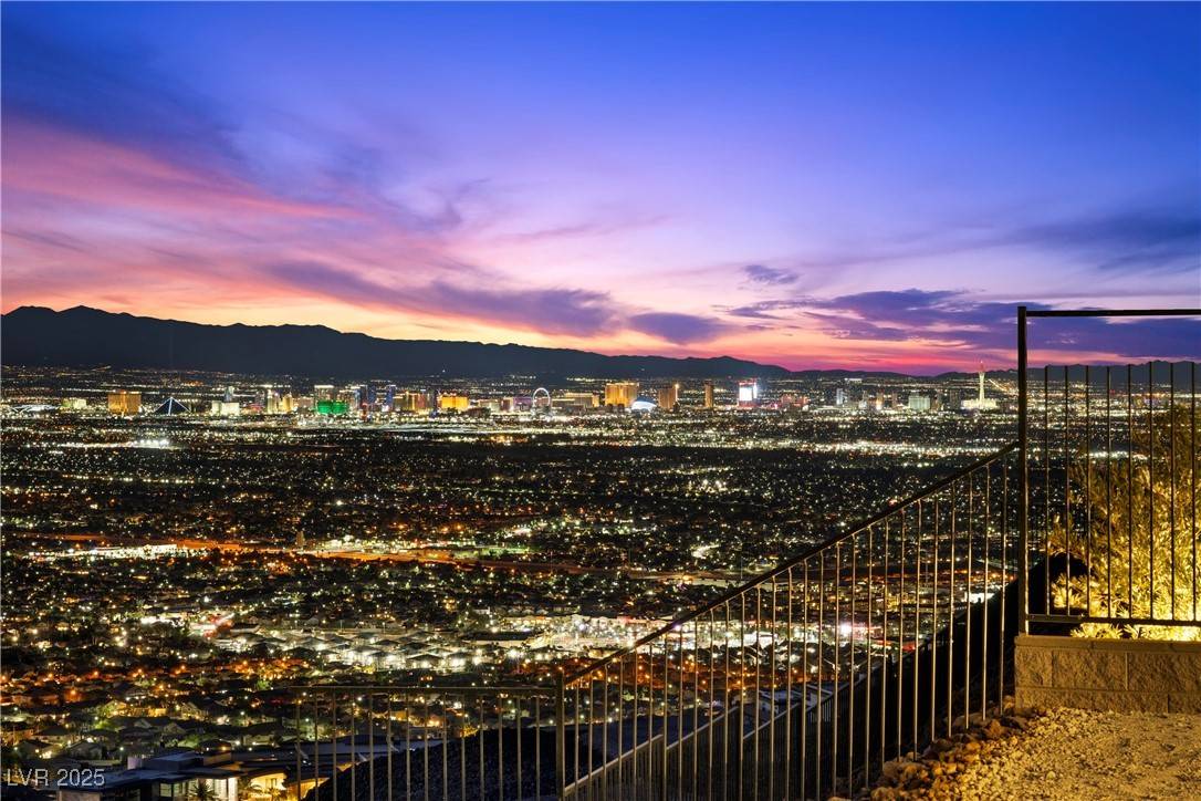 Henderson, NV 89012,577 Overlook Rim DR