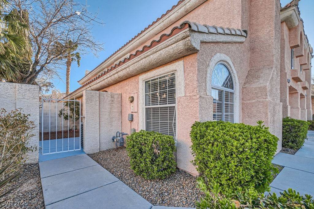 Las Vegas, NV 89129,8425 Sewards Bluff AVE