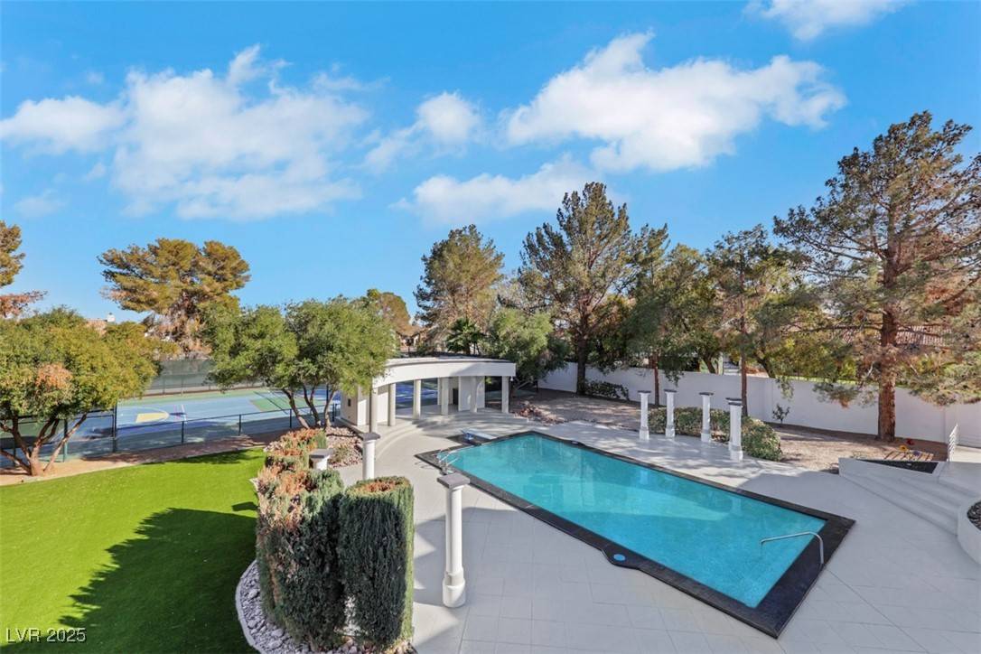 Las Vegas, NV 89121,3860 Hildebrand LN