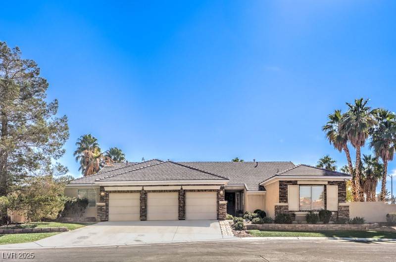 Las Vegas, NV 89110,6741 Philippe Allen AVE