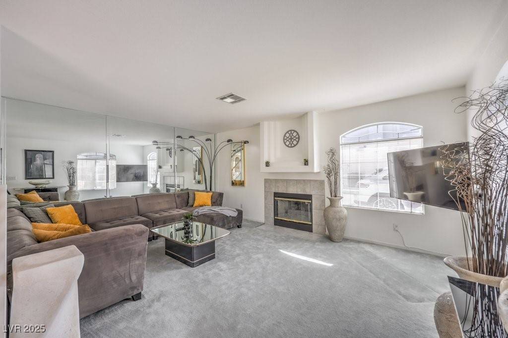 Las Vegas, NV 89145,825 Radiant Star ST