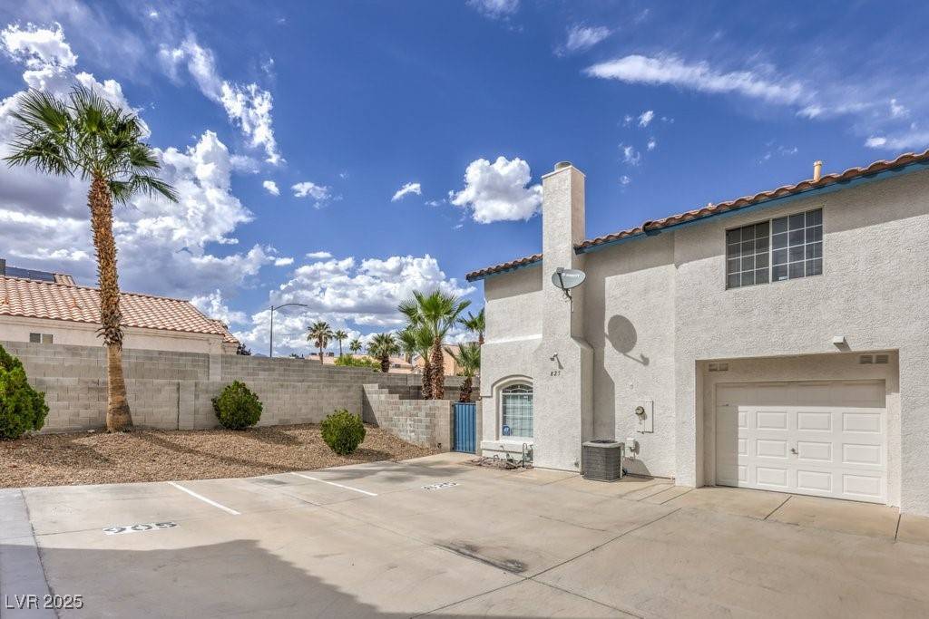 Las Vegas, NV 89145,825 Radiant Star ST