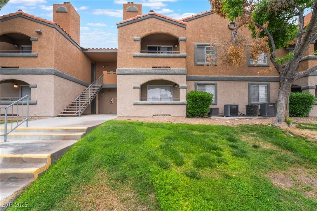 Las Vegas, NV 89107,221 Mission Catalina LN #202