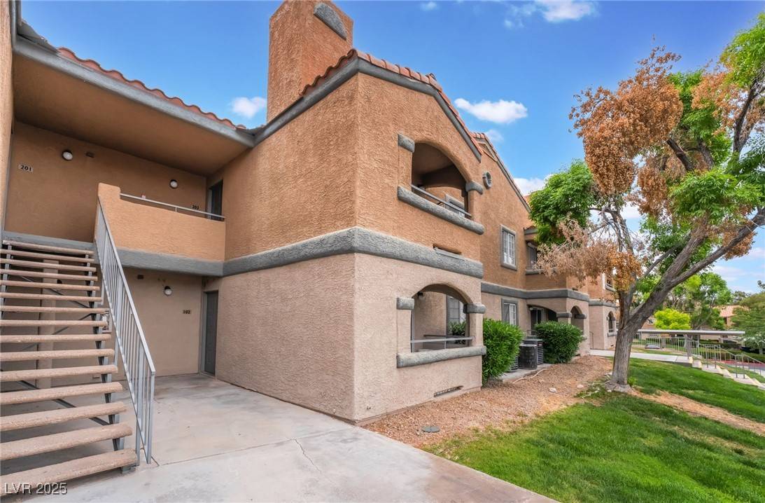 Las Vegas, NV 89107,221 Mission Catalina LN #202
