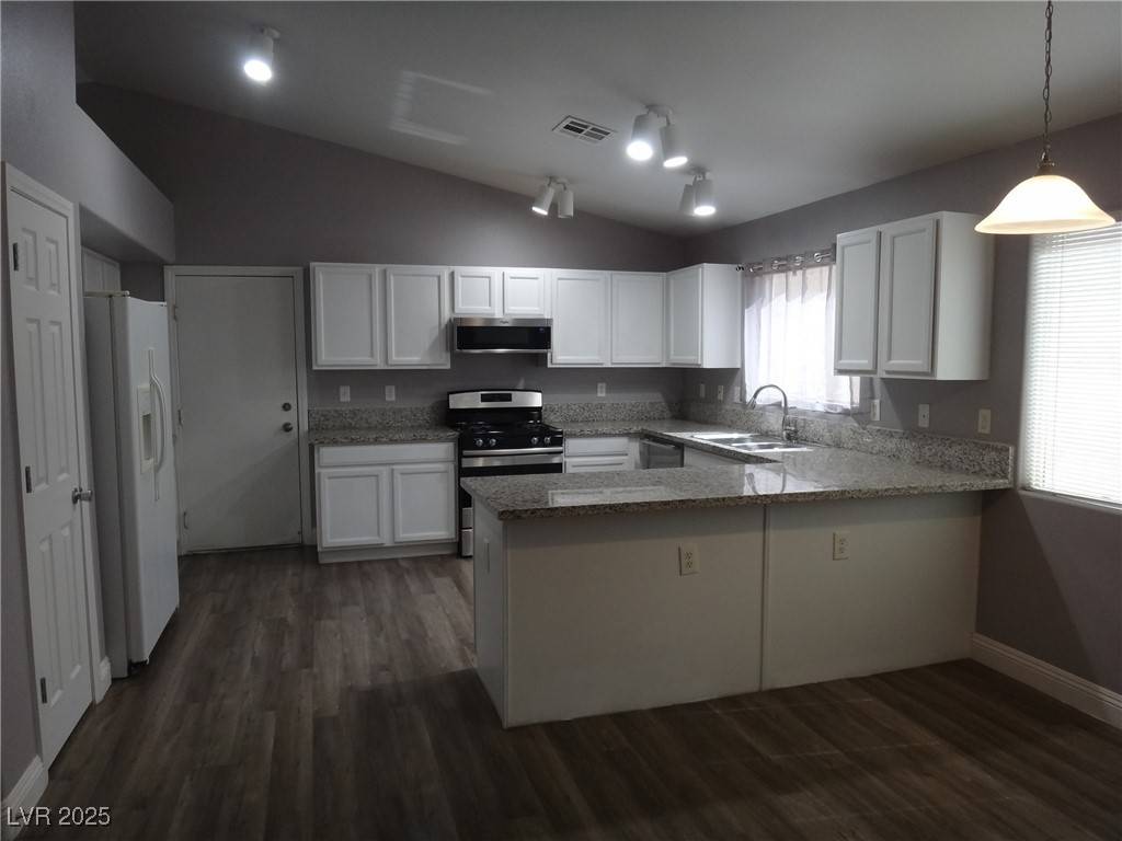 Las Vegas, NV 89122,3507 Pointe Vedra CT