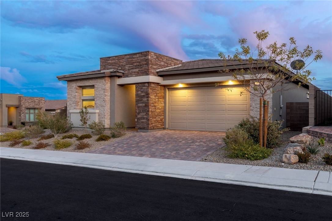 Las Vegas, NV 89138,912 Calluna Hills LN